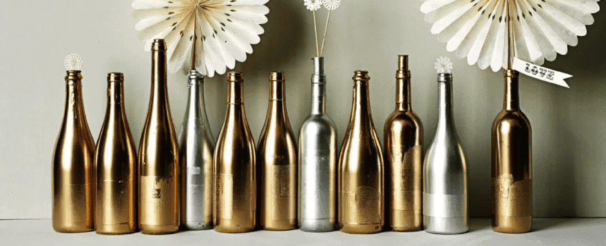 Декорирование бутылок различными материалами (58 фото)